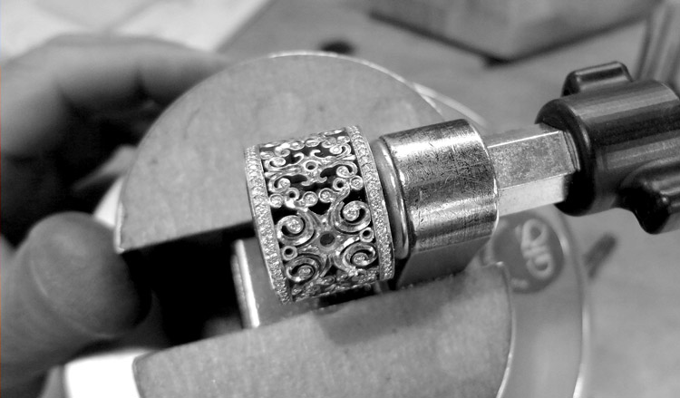 10-ready-for-bigs Custom making a wide Eternity Band. 10-ready-for-bigs Custom In Progress