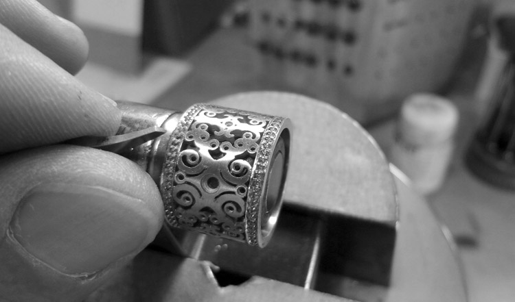 5cutprongs Custom making a wide Eternity Band. 5cutprongs Custom In Progress