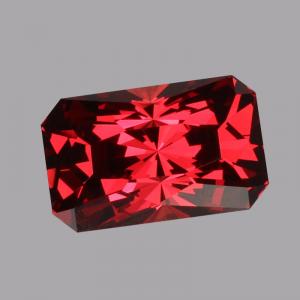 Garnet Radiant 4.36 carat Red Photo