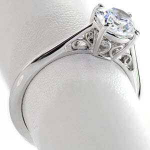 Filigree engagement ring in Columbus with round brilliant center stone and white gold setting.